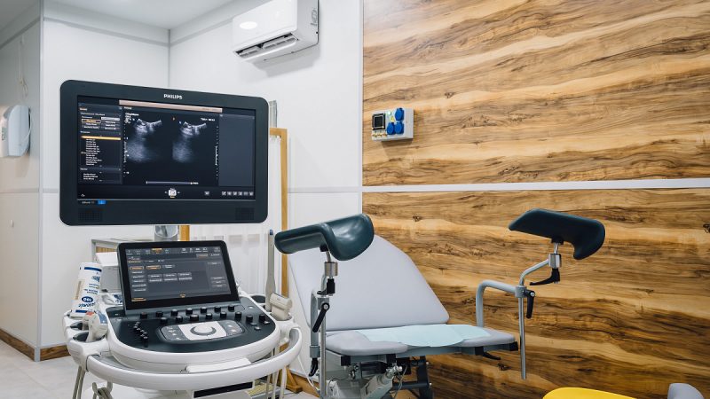 Твой первый визит к детскому гинекологу: развеиваем страхи и заботимся о здоровье