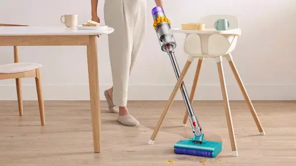 Укрощение пыли: Как аккумуляторные пылесосы Dyson превратили нашу домашнюю рутину в футуристический танец чистоты
